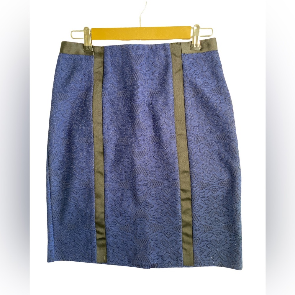 New York & Company Navy Blue Stretch Lace Pencil Skirt‎ | Size 8